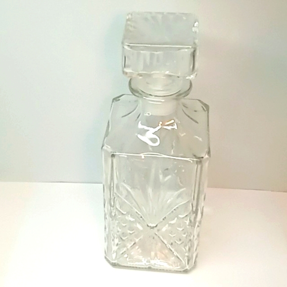 ☀️ vintage clear glass whiskey decanter with pressed glass design. No flaws - Picture 2 of 7